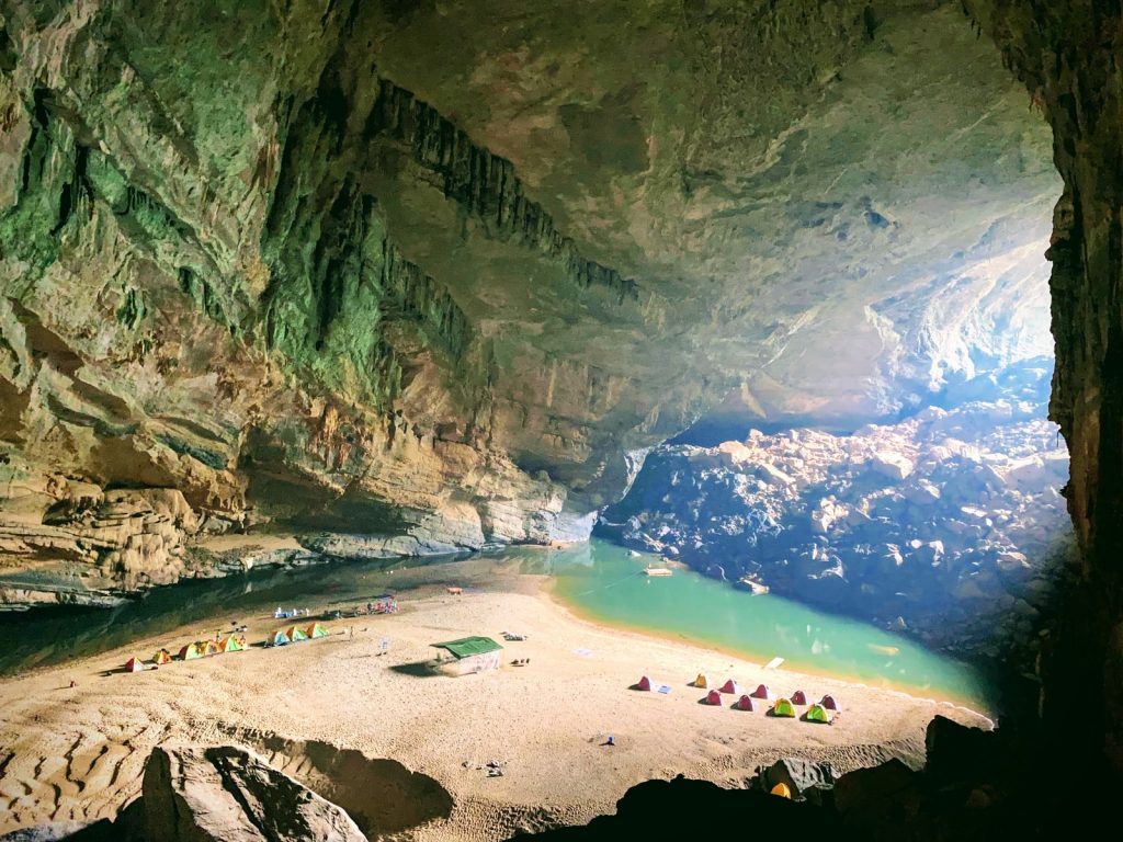 Inside the world's largest cave on a virtual field trip